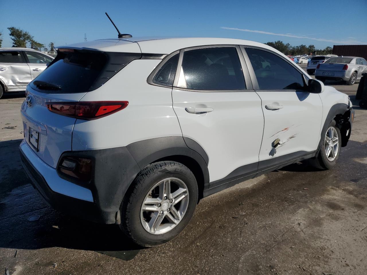 2019 Hyundai Kona VIN KM8K12AA3KU386025 Copart auction photo, front end / side damage thumbnail 3