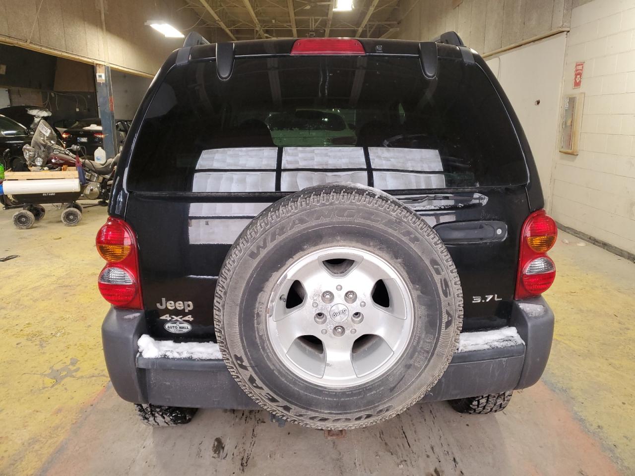 2002 Jeep Liberty (North America) VIN 1J4GL48K92W317112 Copart auction photo, front end / mechanical damage thumbnail 6