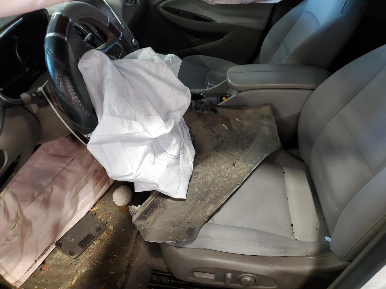 2018 Chevrolet Malibu VIN 1G1ZD5ST0JF142095 Copart auction photo, front end / top/roof damage thumbnail 7