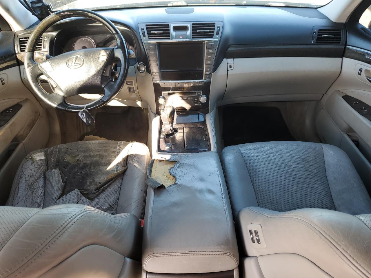 2010 Lexus LS VIN JTHBL5EF1A5101321 Copart auction photo, front end / rear end damage thumbnail 8