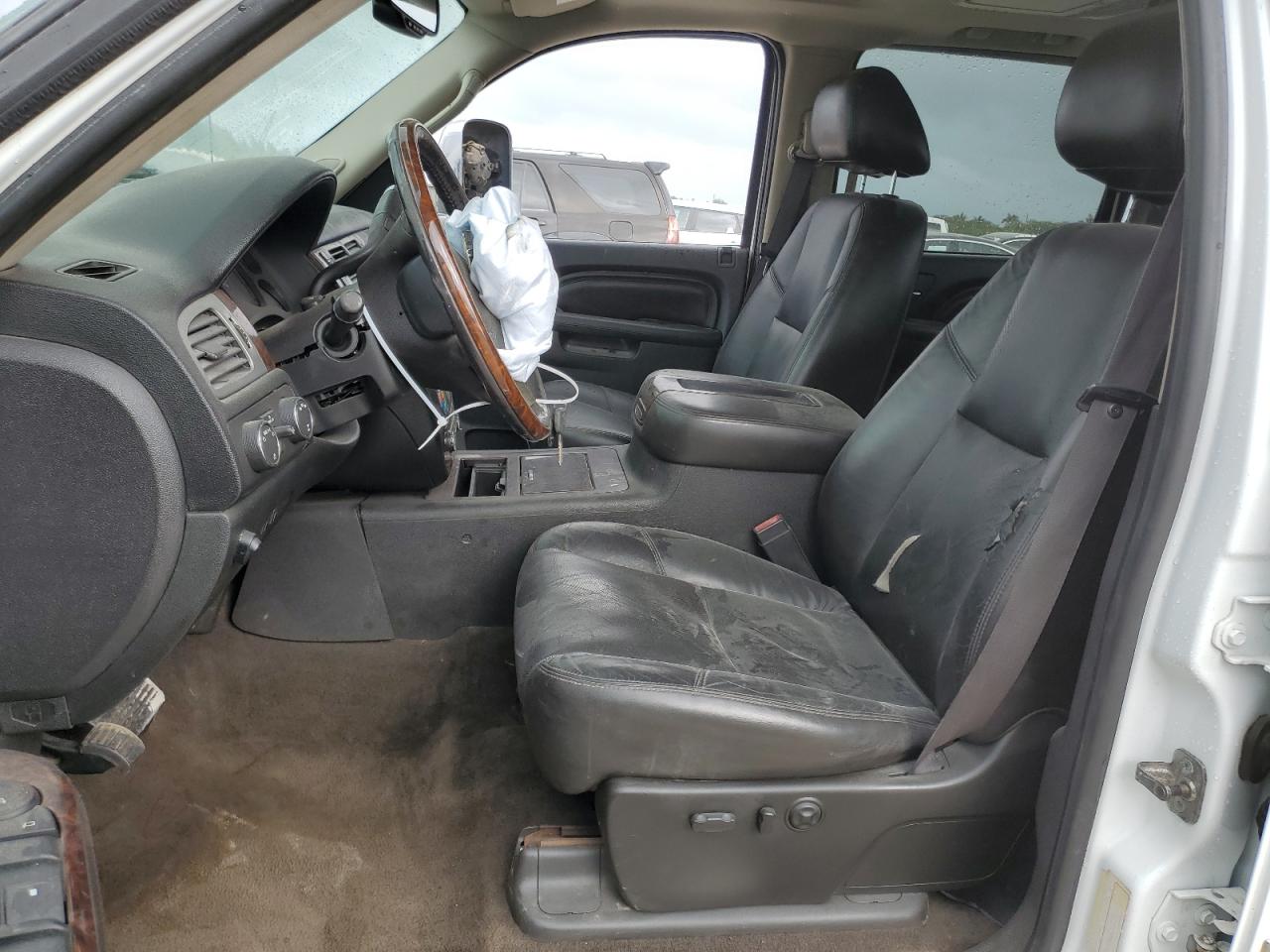 2011 GMC Sierra VIN 1GT426C87BF152261 Copart auction photo, side / front end damage thumbnail 7