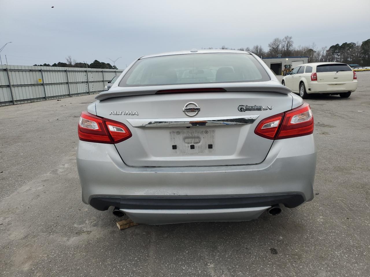 2017 Nissan Altima VIN 1N4AL3AP2HC124747 Copart auction photo, front end / side damage thumbnail 6
