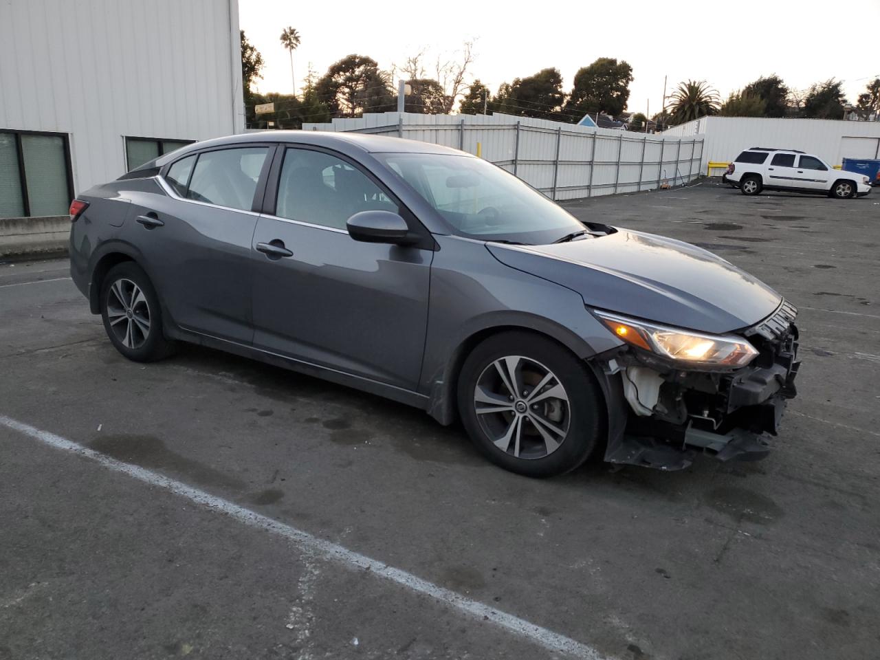 2021 Nissan Sentra VIN 3N1AB8CV0MY222329 Copart auction photo, front end / minor dent/scratches damage thumbnail 4