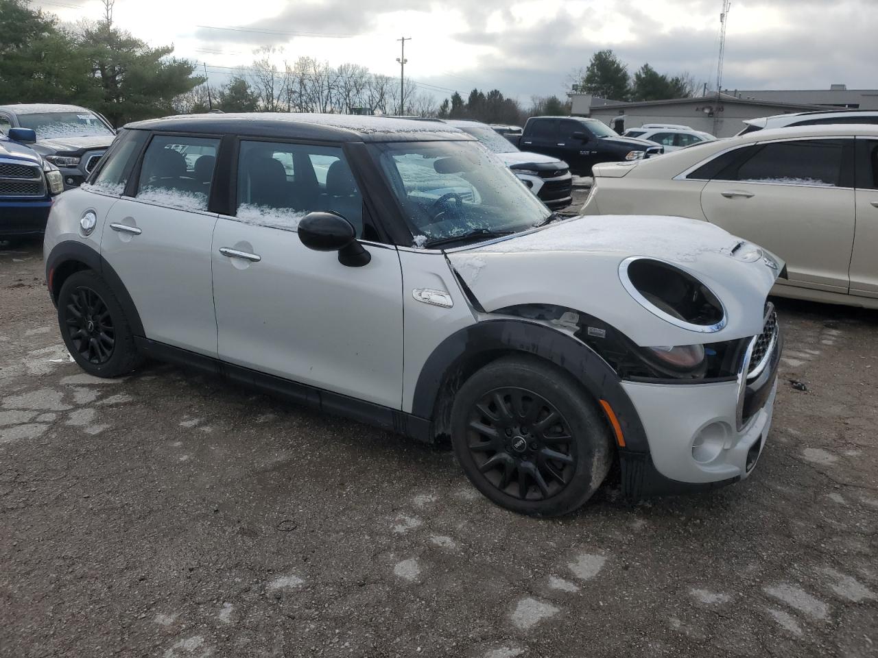 2017 MINI Cooper VIN WMWXU3C32H2D33309 Copart auction photo, front end / undercarriage damage thumbnail 4