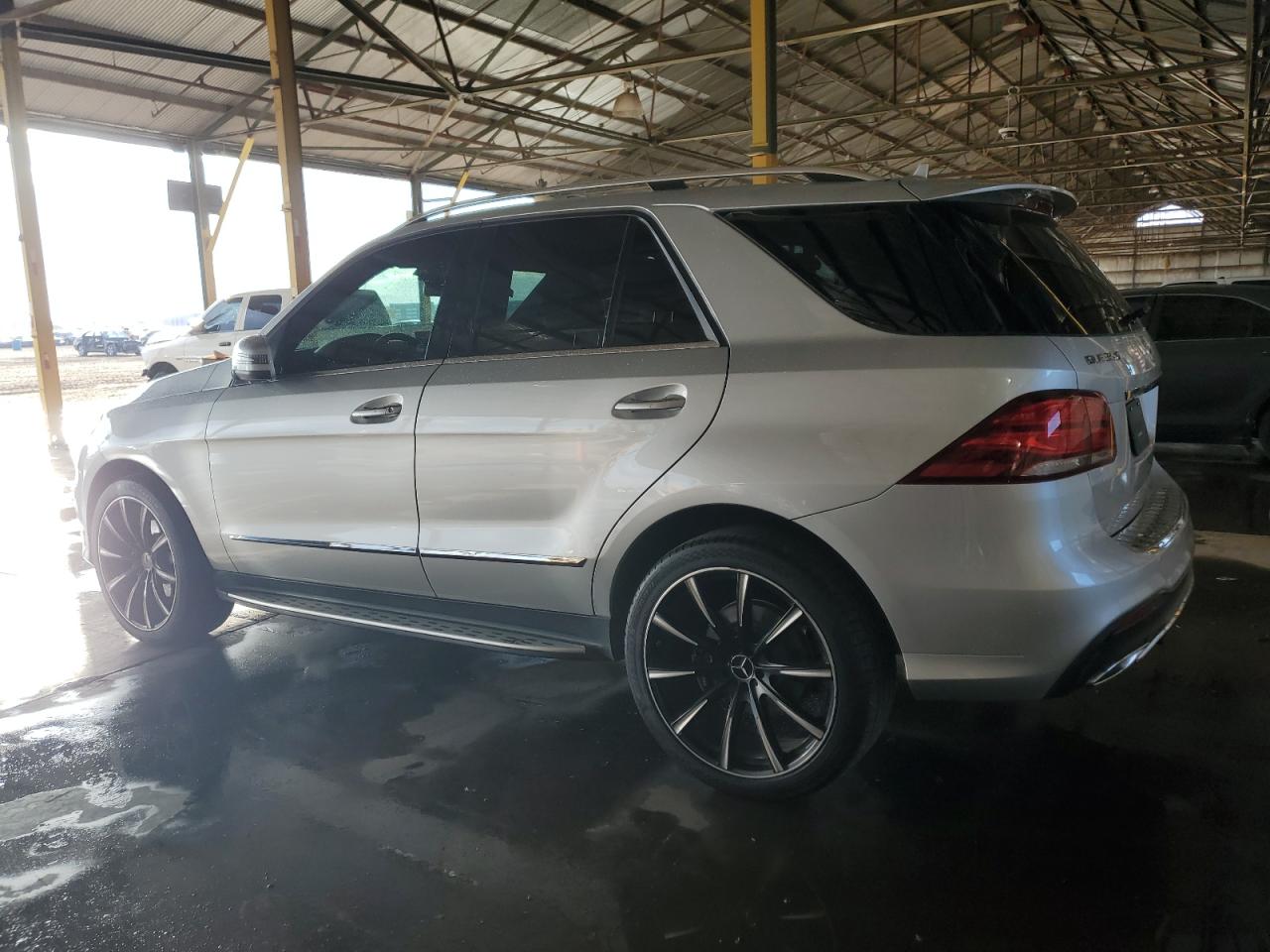 2017 Mercedes-Benz GLE VIN 4JGDA5JB6HA969315 Copart auction photo, normal wear damage thumbnail 2