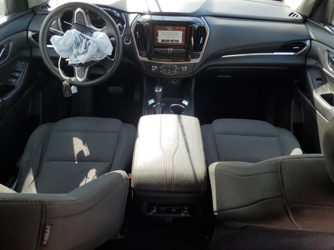 2019 Chevrolet Traverse VIN 1GNEVFKW6KJ139470 Copart auction photo, all over / minor dent/scratches damage thumbnail 8
