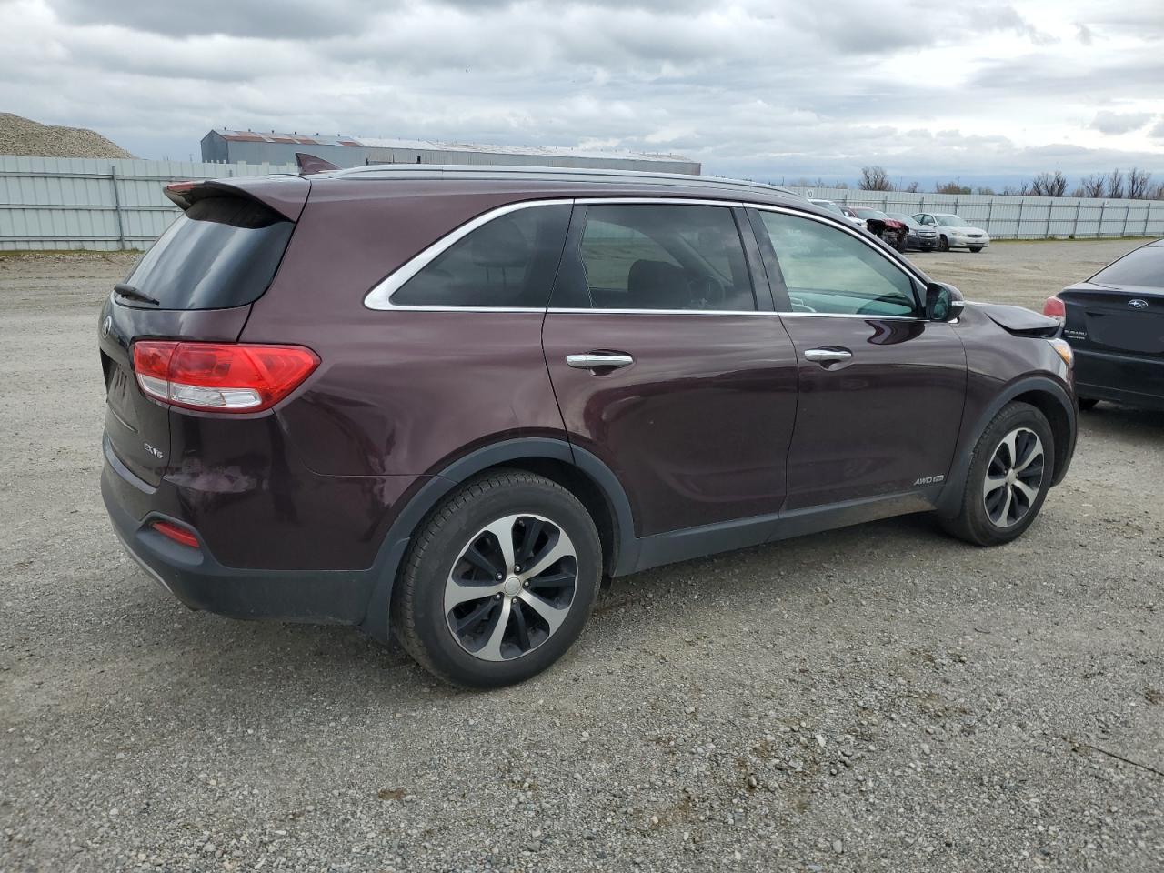 2016 KIA Sorento VIN 5XYPHDA51GG018486 Copart auction photo, front end damage thumbnail 3