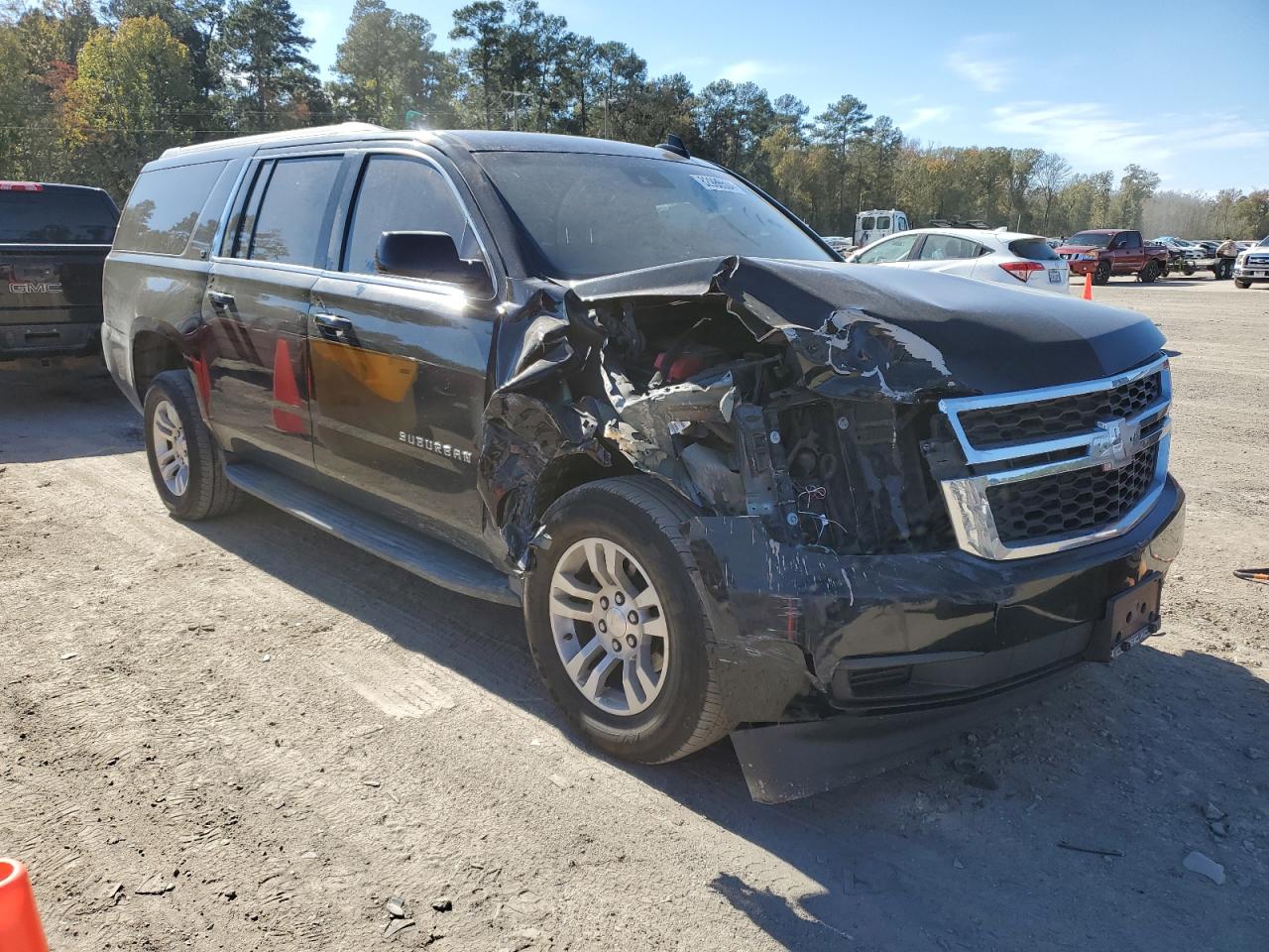 2018 Chevrolet Suburban VIN 1GNSCHKC1JR268730 Copart auction photo, front end damage thumbnail 4