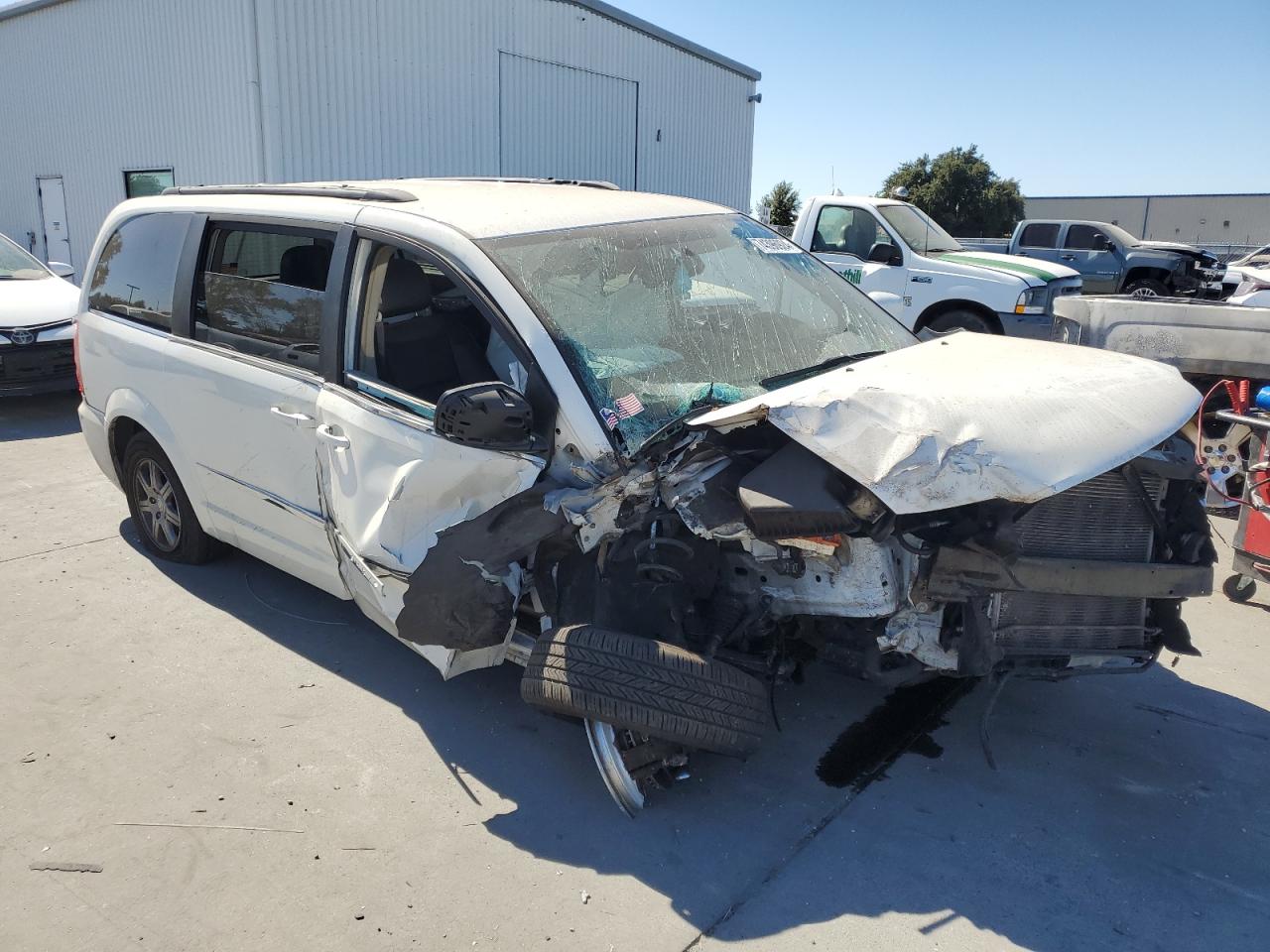 2012 Chrysler Town & Country VIN 2C4RC1BG6CR353013 Copart auction photo, all over damage thumbnail 4