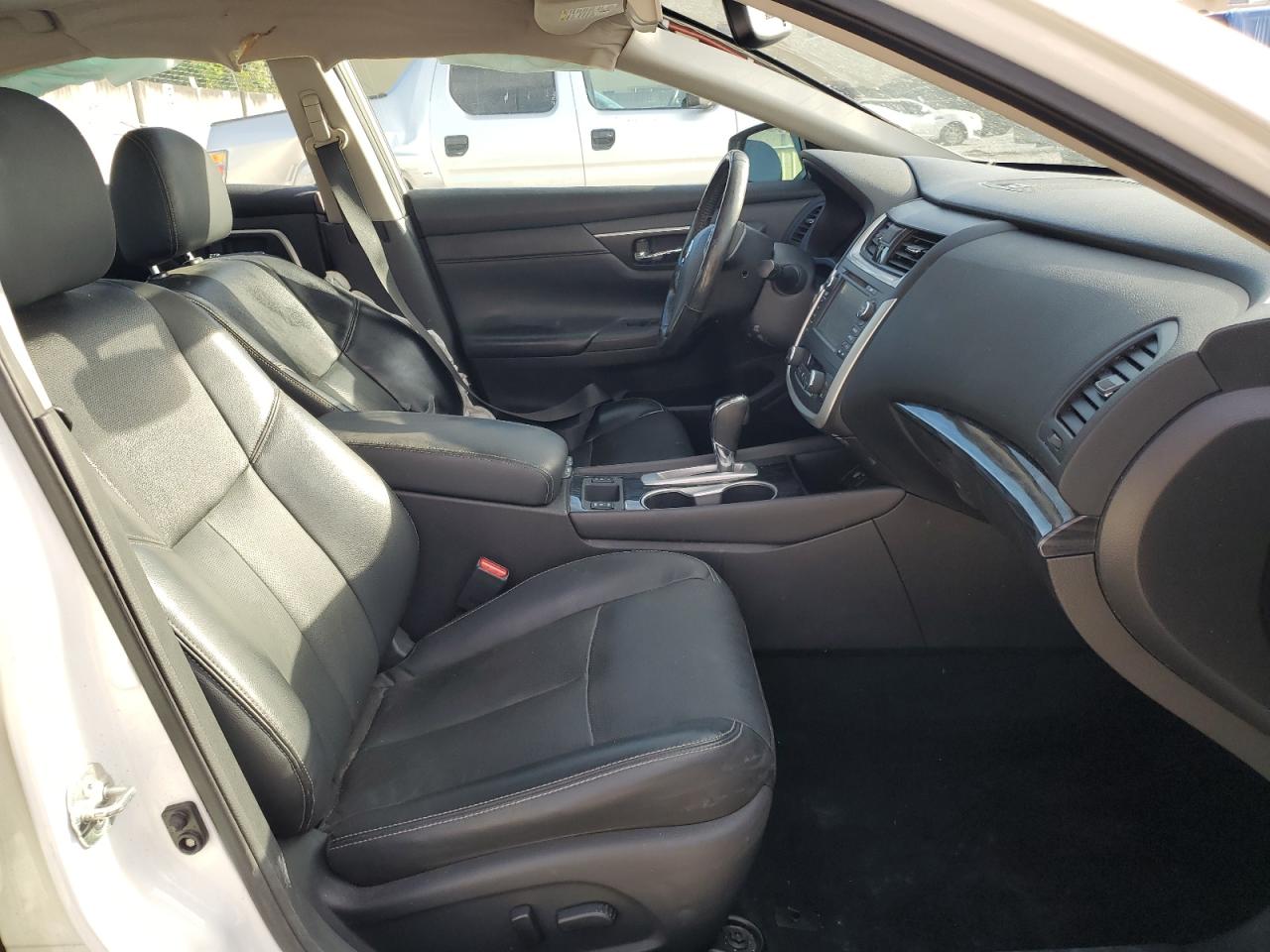 2017 Nissan Altima VIN 1N4AL3AP8HC498201 Copart auction photo, side / minor dent/scratches damage thumbnail 7