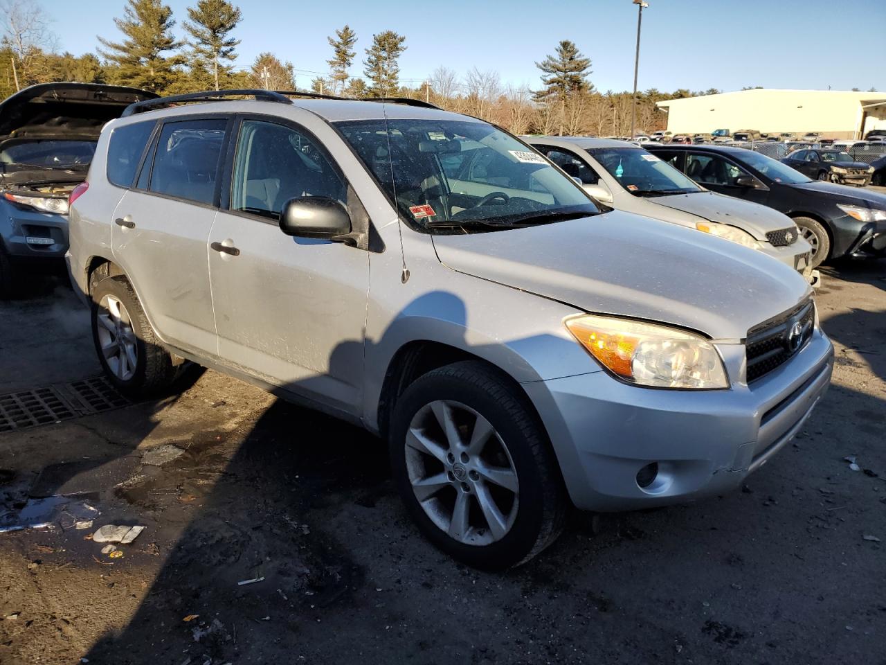 2008 Toyota RAV 4 VIN JTMBD35V885162136 Copart auction photo, rear end / minor dent/scratches damage thumbnail 4