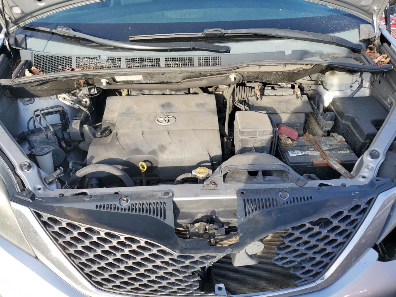 2013 Toyota Sienna VIN 5TDXK3DC3DS395695 Copart auction photo, front end damage thumbnail 12