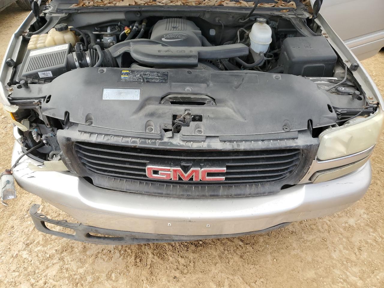 2004 GMC Yukon VIN 1GKEC13Z94R258536 Copart auction photo, front end damage thumbnail 12