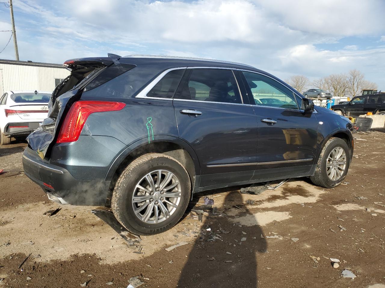 2019 Cadillac XT5 VIN 1GYKNDRS7KZ198283 Copart auction photo, all over damage thumbnail 3