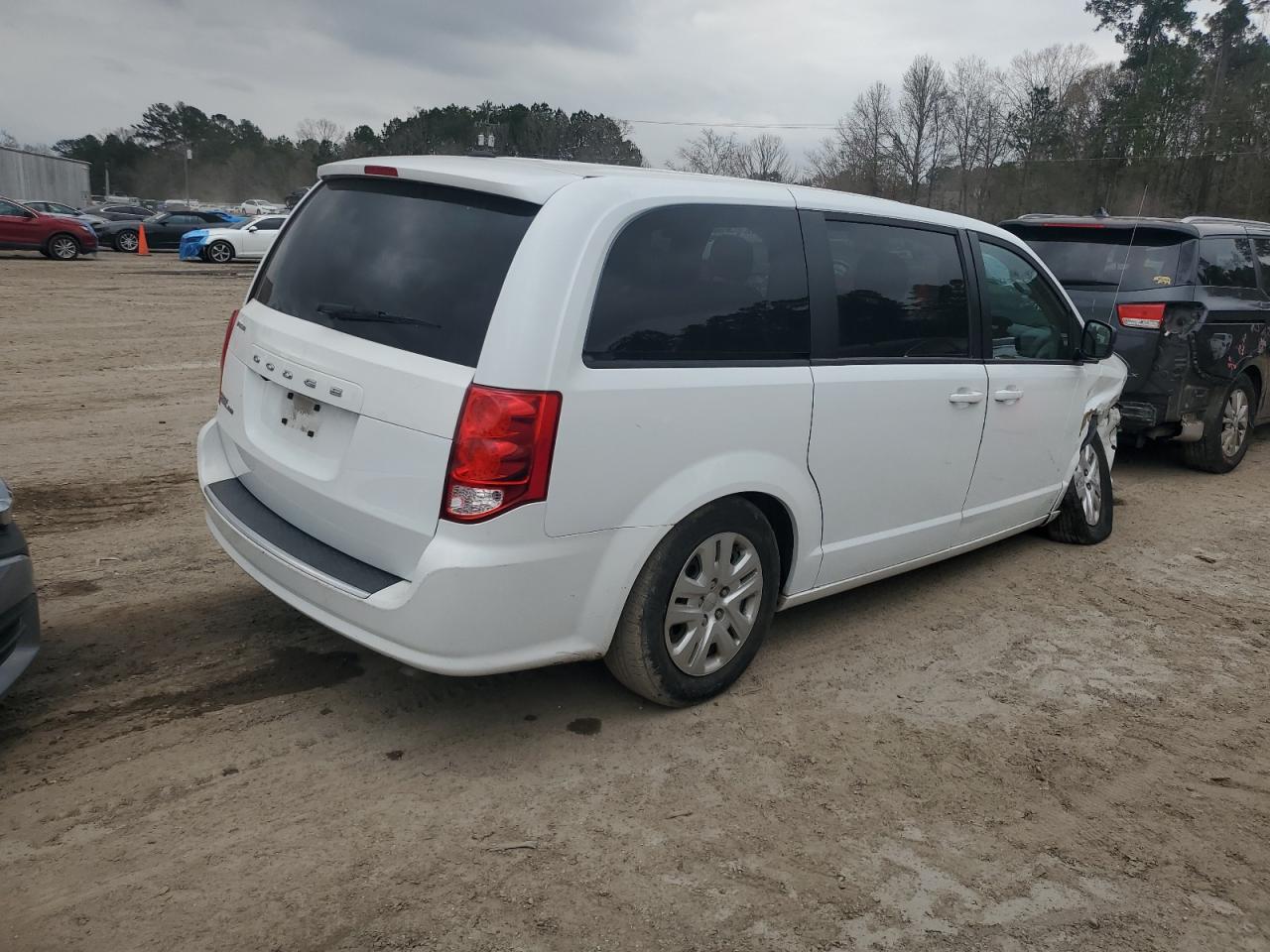 2018 Dodge Caravan VIN 2C4RDGBG8JR173352 Copart auction photo, side damage thumbnail 3