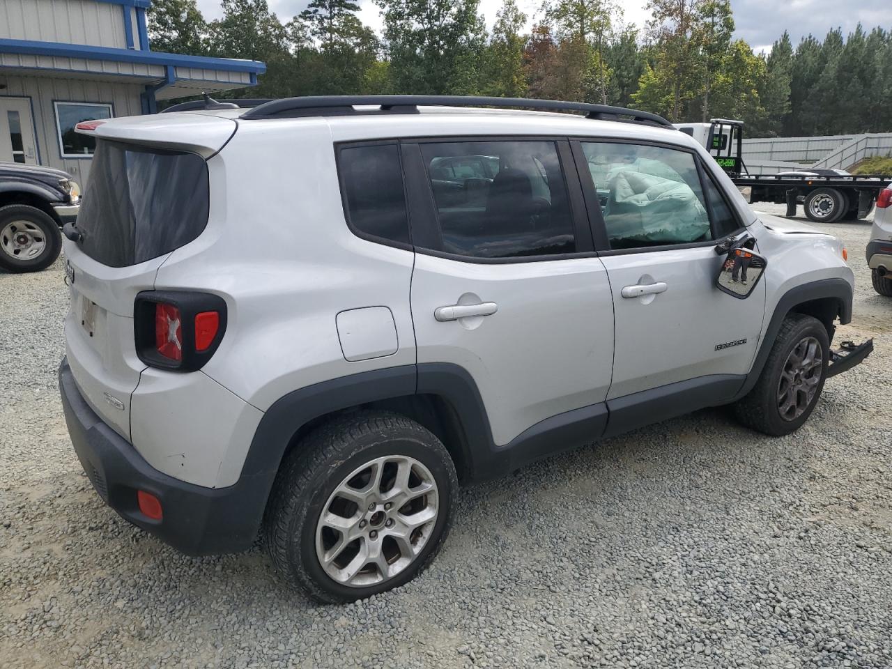 2017 Jeep Renegade VIN ZACCJBBB4HPE44413 Copart auction photo, front end / side damage thumbnail 3