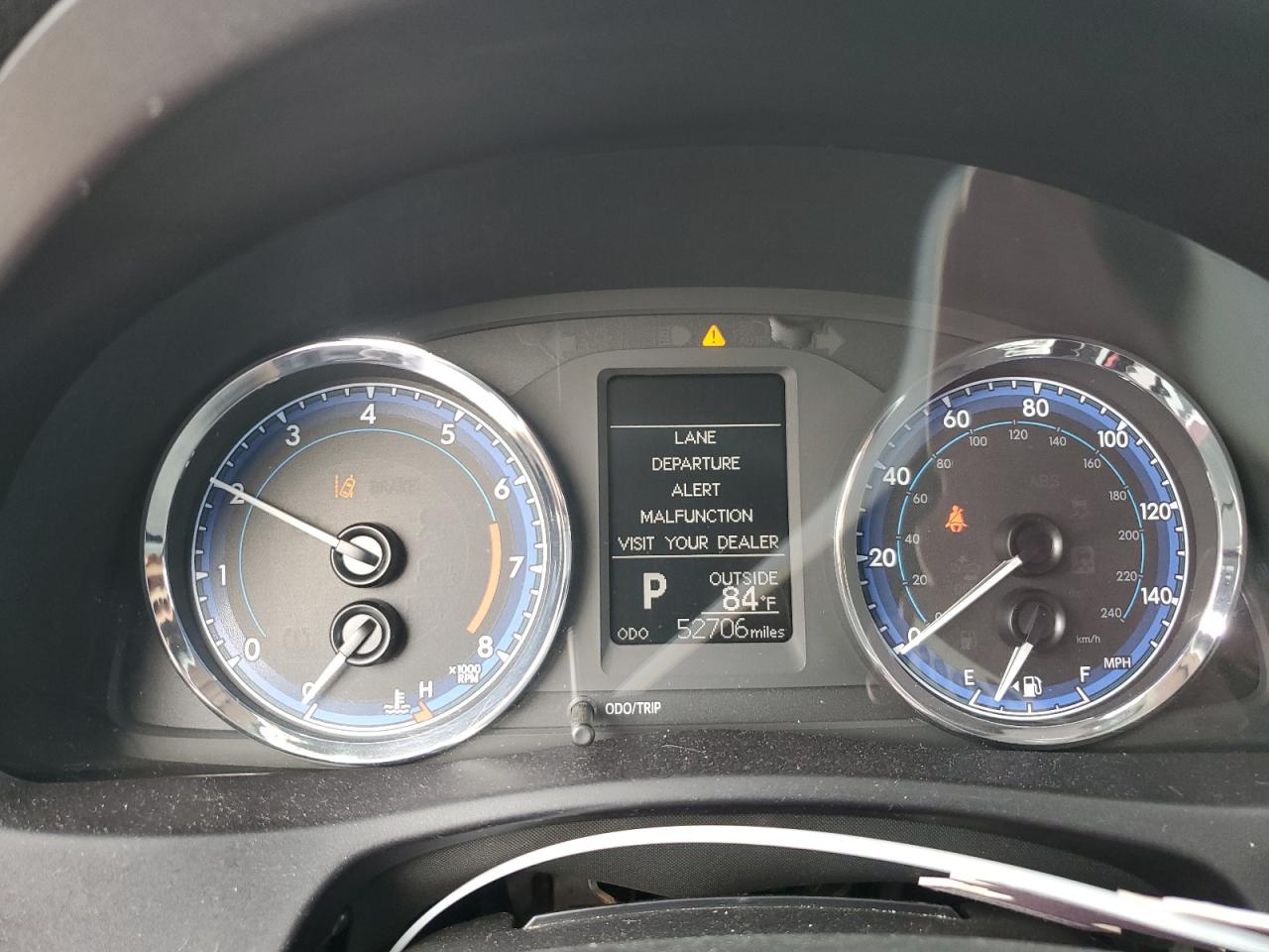 2018 Toyota Corolla VIN 5YFBURHE3JP781332 Copart auction photo, front end / minor dent/scratches damage thumbnail 9