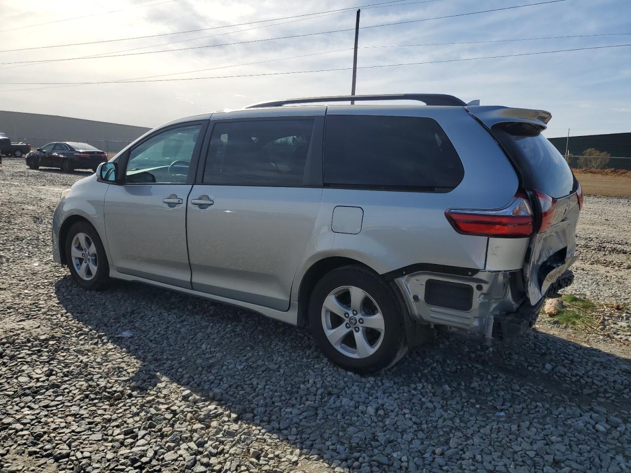 2020 Toyota Sienna VIN 5TDKZ3DC5LS034666 Copart auction photo, rear end damage thumbnail 2