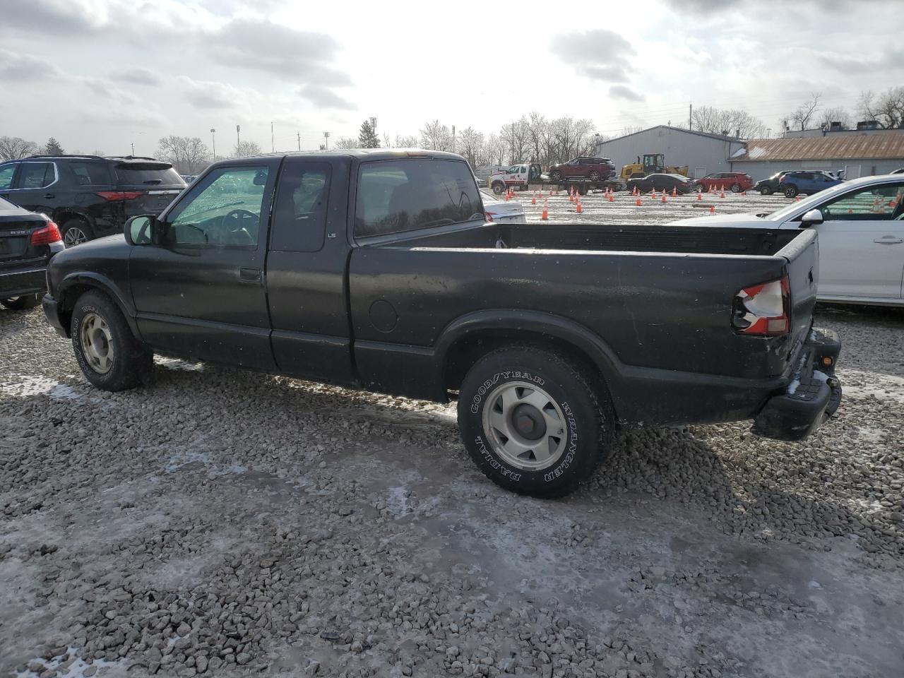 2001 GMC Sonoma VIN 1GTCS19WX18167408 Copart auction photo, rear end / front end damage thumbnail 2