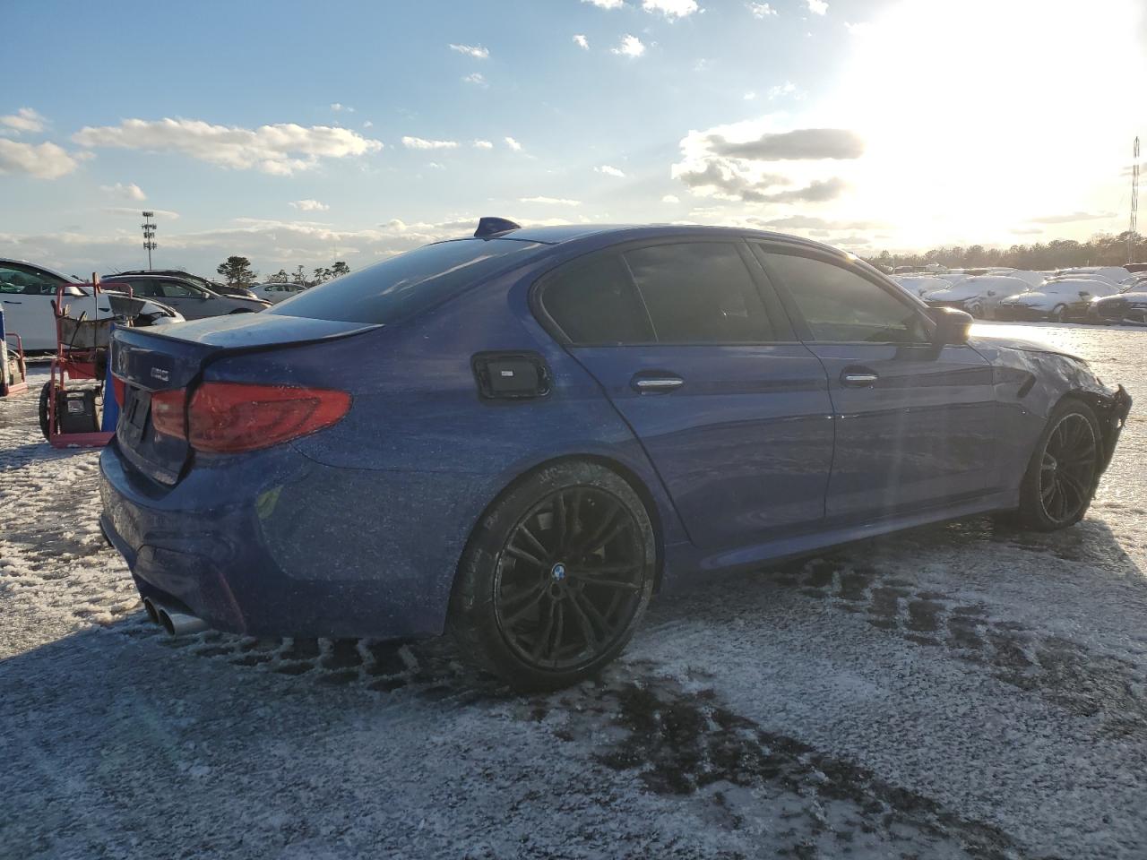 2018 BMW M5 VIN WBSJF0C51JB282030 Copart auction photo, front end / minor dent/scratches damage thumbnail 3