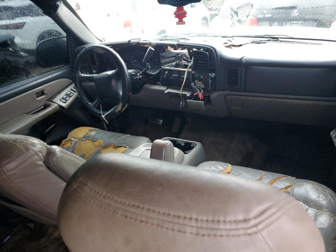 2001 Chevrolet Tahoe VIN 1GNEC13T21R156926 Copart auction photo, rear end / minor dent/scratches damage thumbnail 8