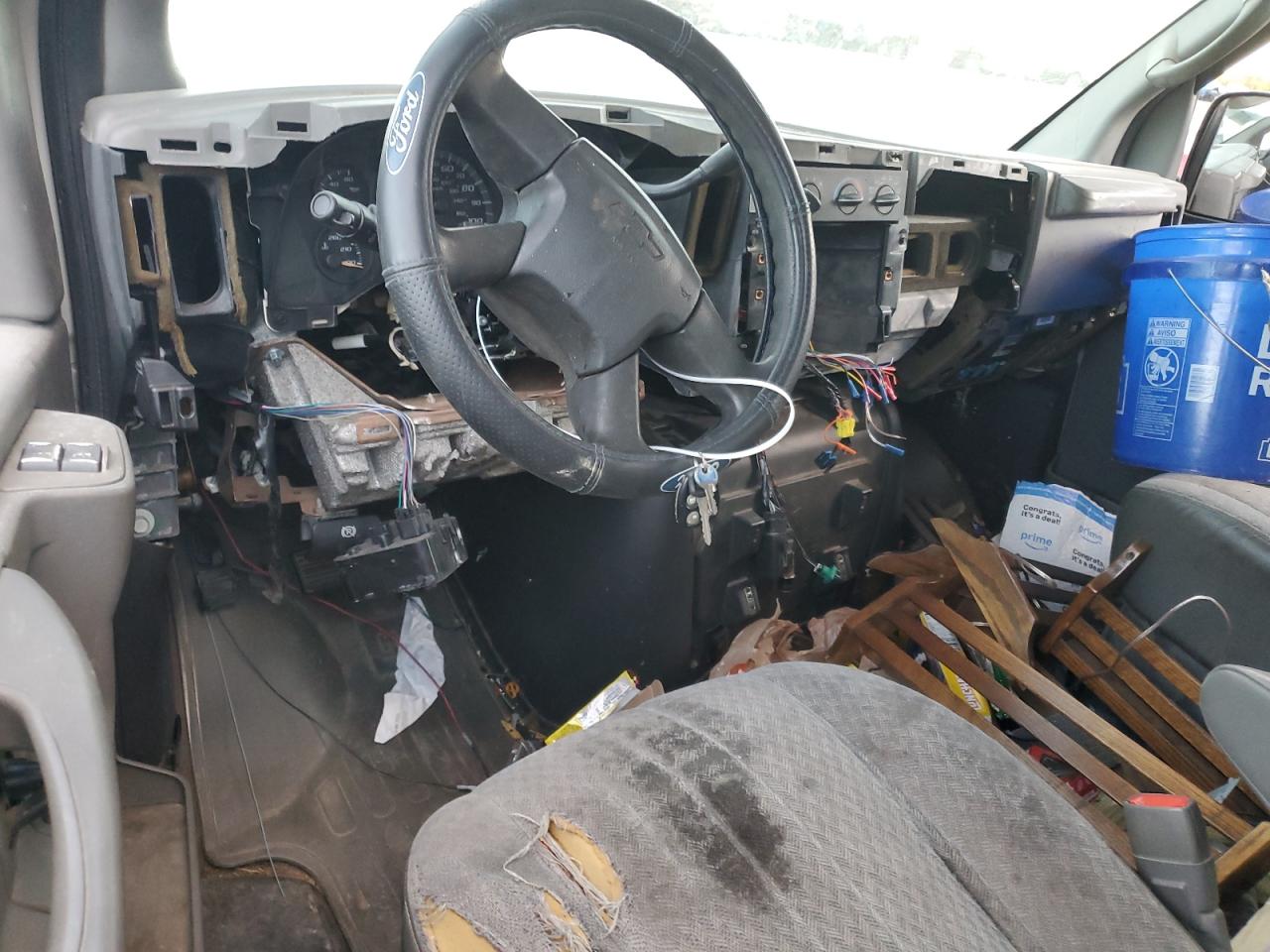 2006 Chevrolet Express VIN 1GAHG39U861103006 Copart auction photo, all over damage thumbnail 8