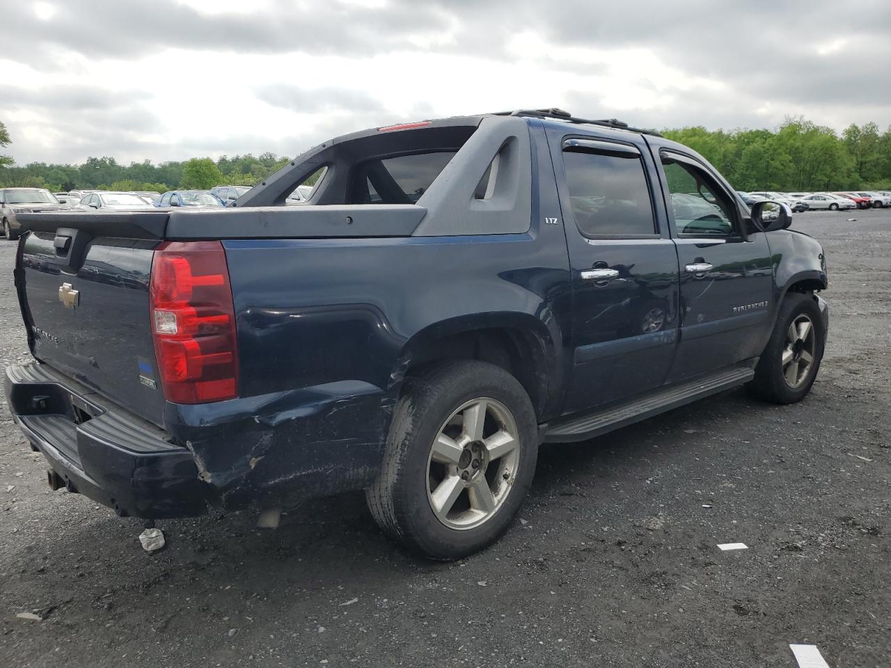 2007 Chevrolet Avalanche VIN 3GNFK12367G316744 Copart auction photo, all over / undercarriage damage thumbnail 3