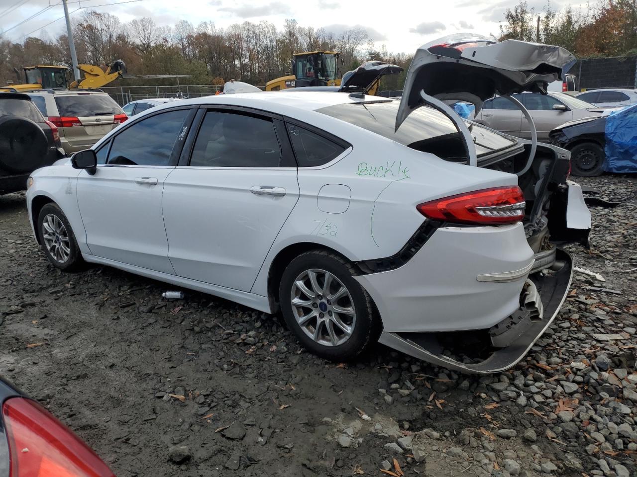 2017 Ford Fusion VIN 3FA6P0G78HR211666 Copart auction photo, rear end damage thumbnail 2