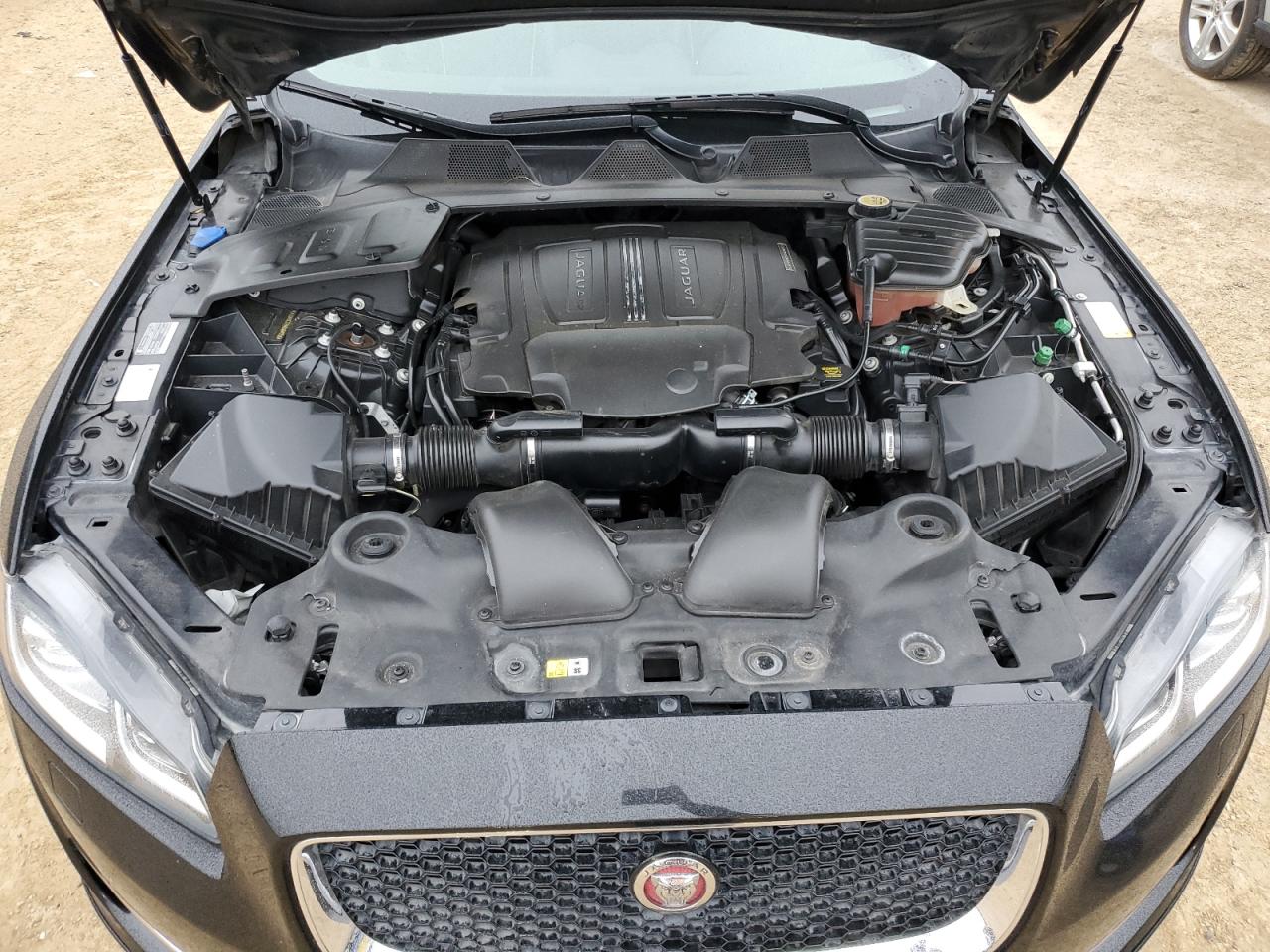 2017 Jaguar XJ VIN SAJWA1C77H8W04956 Copart auction photo, undercarriage / minor dent/scratches damage thumbnail 11