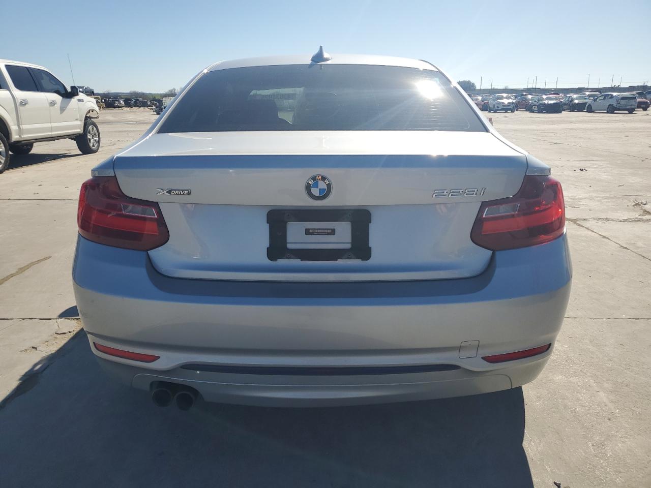 2015 BMW 2er VIN WBA1F7C55FVX95719 Copart auction photo, front end / side damage thumbnail 6