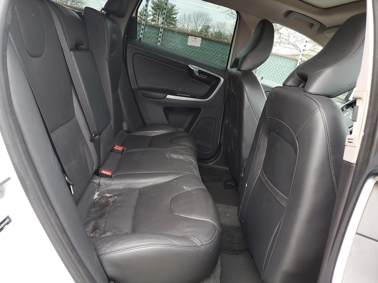 2016 Volvo XC60 VIN YV4612RK0G2809565 Copart auction photo, rear end / minor dent/scratches damage thumbnail 12