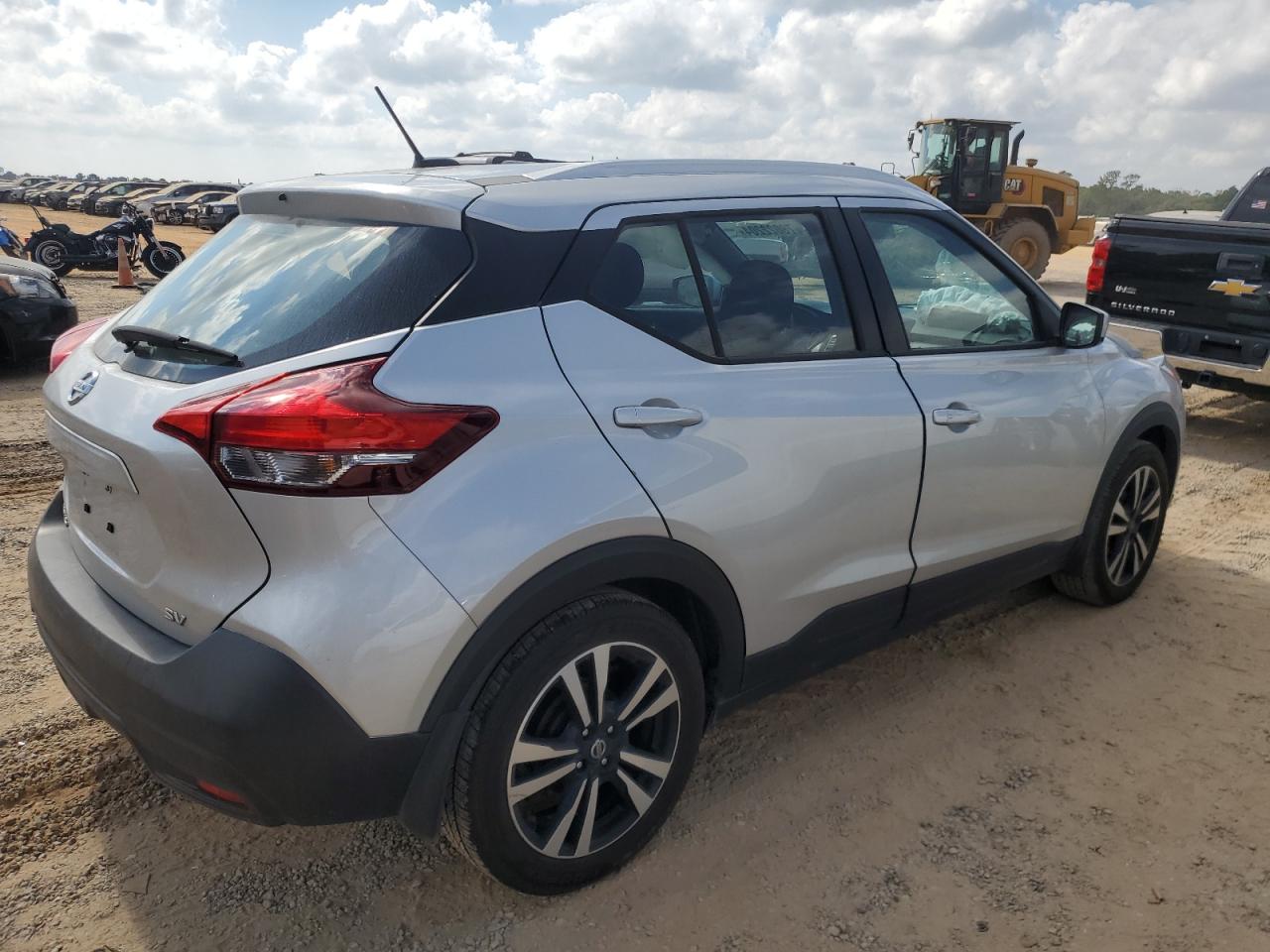 2019 Nissan Kicks VIN 3N1CP5CU8KL566422 Copart auction photo, side / minor dent/scratches damage thumbnail 3