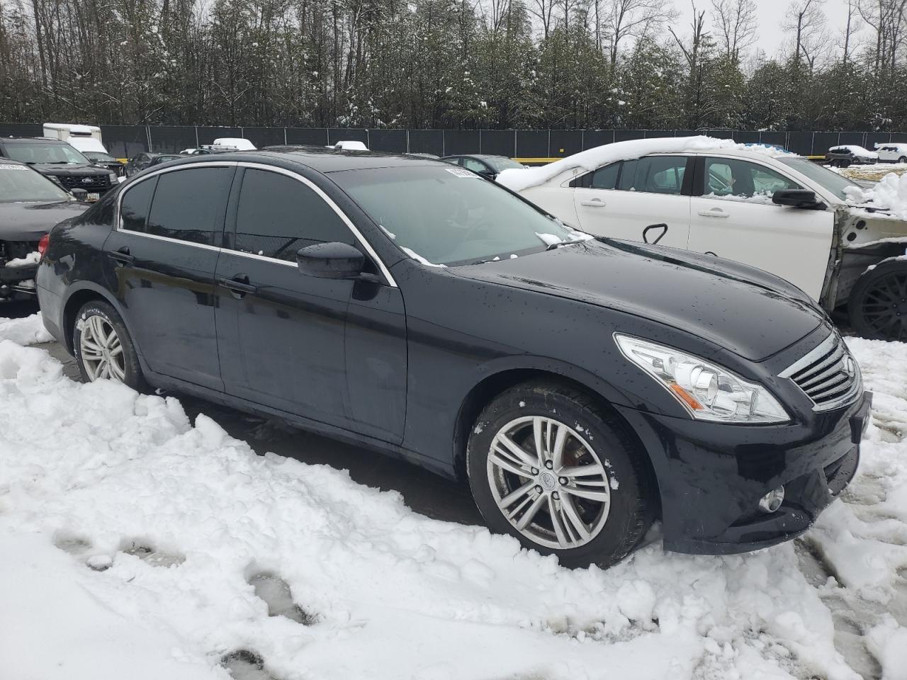 2015 Infiniti Q40 VIN JN1CV6AR8FM520112 Copart auction photo, minor dent/scratches / vandalism damage thumbnail 4