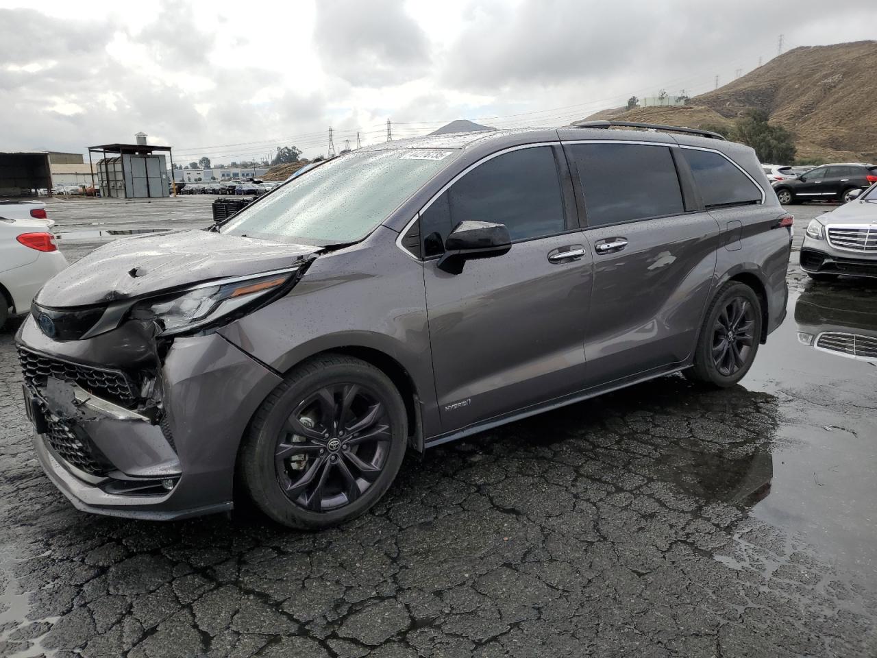 2021 Toyota Sienna VIN 5TDXRKEC6MS025572