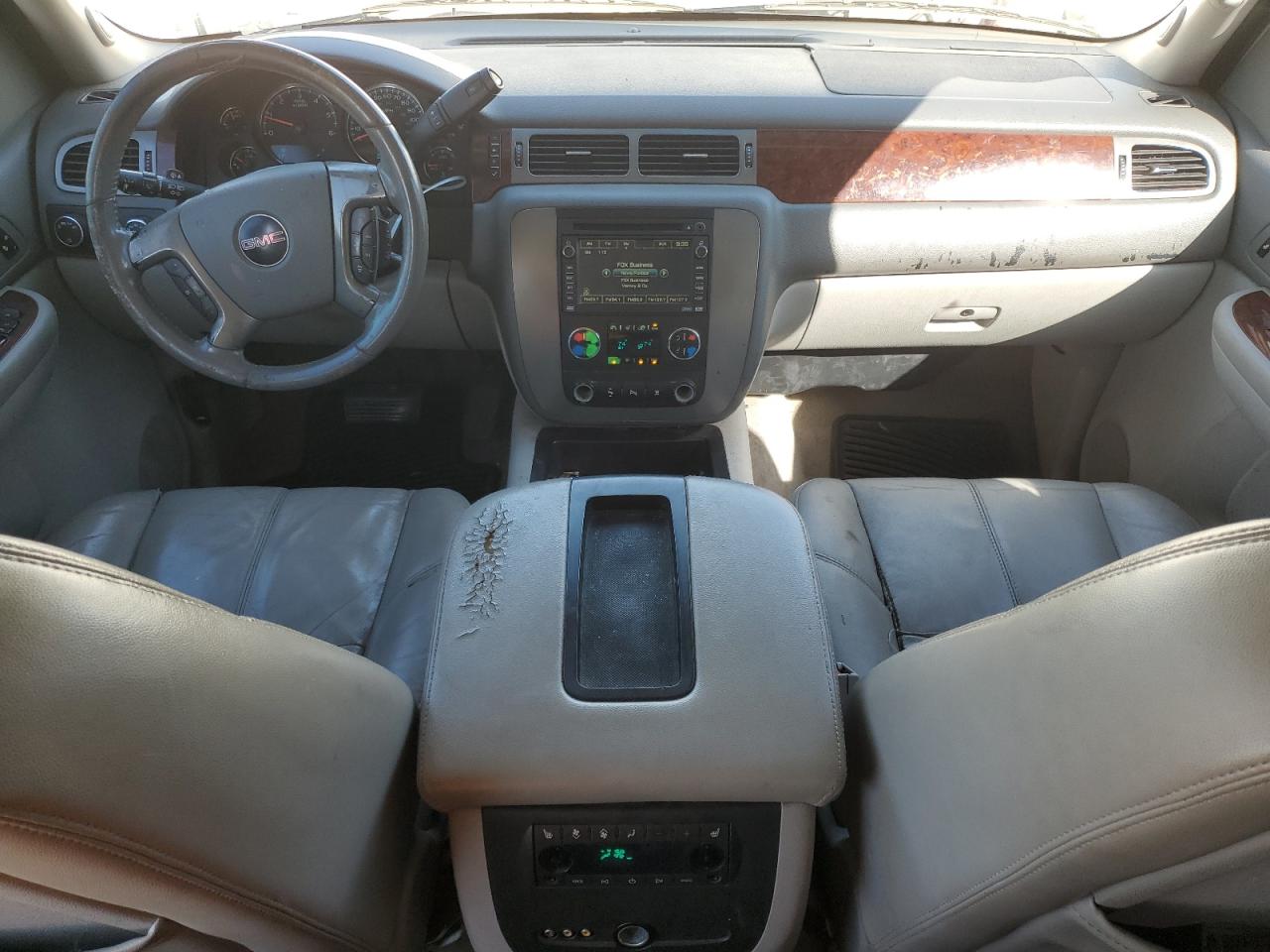 2009 GMC Yukon VIN 1GKFK33099R159145 Copart auction photo, front end / side damage thumbnail 8