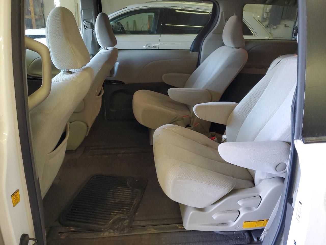 2011 Toyota Sienna VIN 5TDKA3DC5BS006386 Copart auction photo, front end damage thumbnail 10