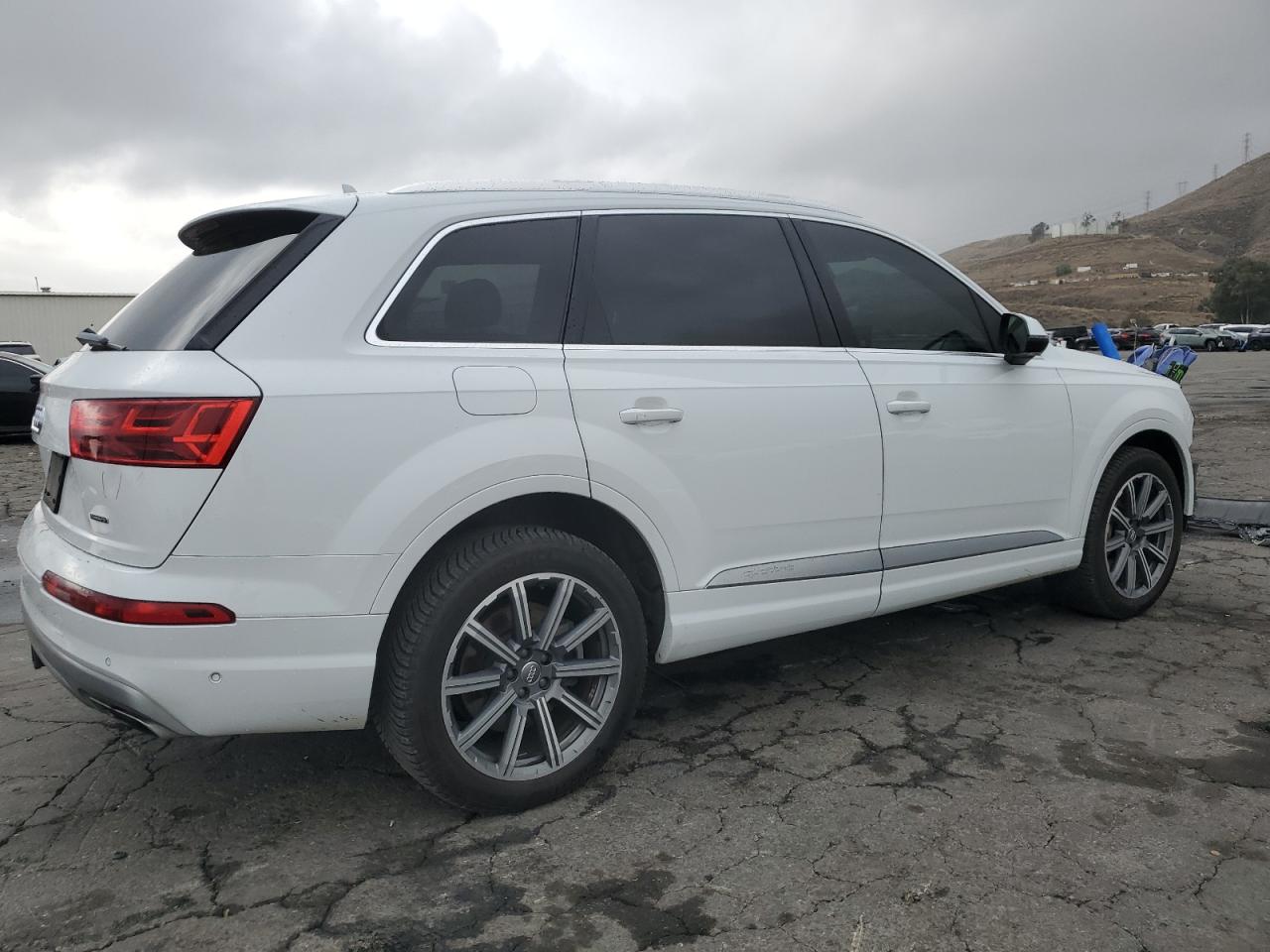 2019 Audi Q7 VIN WA1LAAF71KD008828 Copart auction photo, front end damage thumbnail 3
