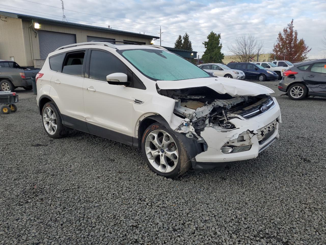 2014 Ford Escape VIN 1FMCU9J99EUB16568 Copart auction photo, front end / side damage thumbnail 4