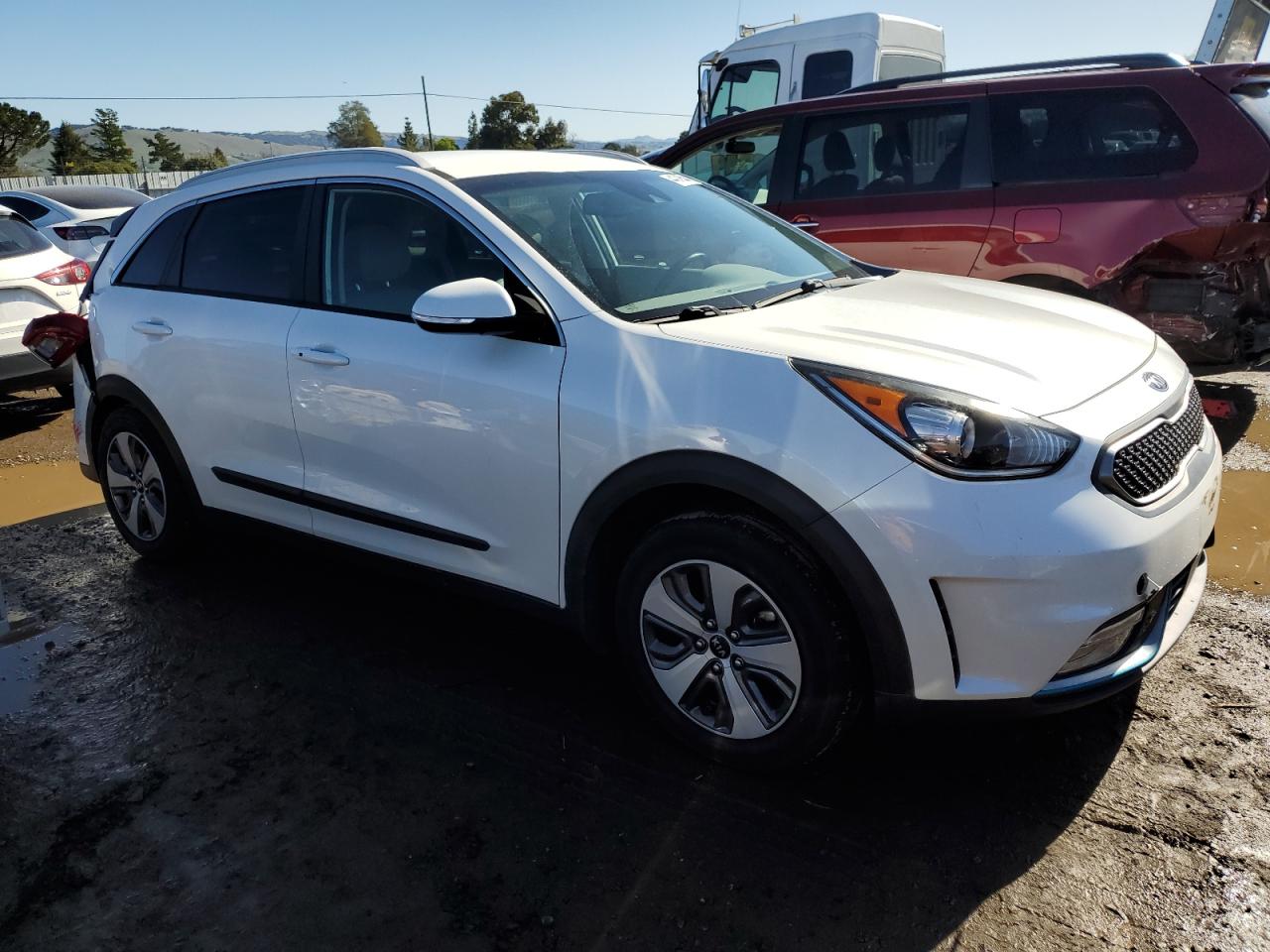 2018 KIA Niro VIN KNDCD3LD2J5161603 Copart auction photo, rear end / side damage thumbnail 4