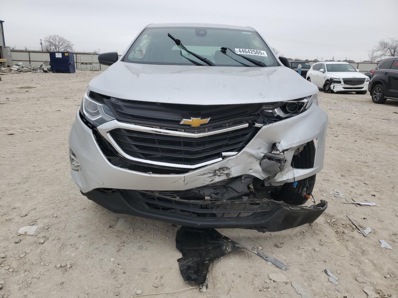 2021 Chevrolet Equinox VIN 3GNAXHEV1MS137750 Copart auction photo, front end / minor dent/scratches damage thumbnail 5