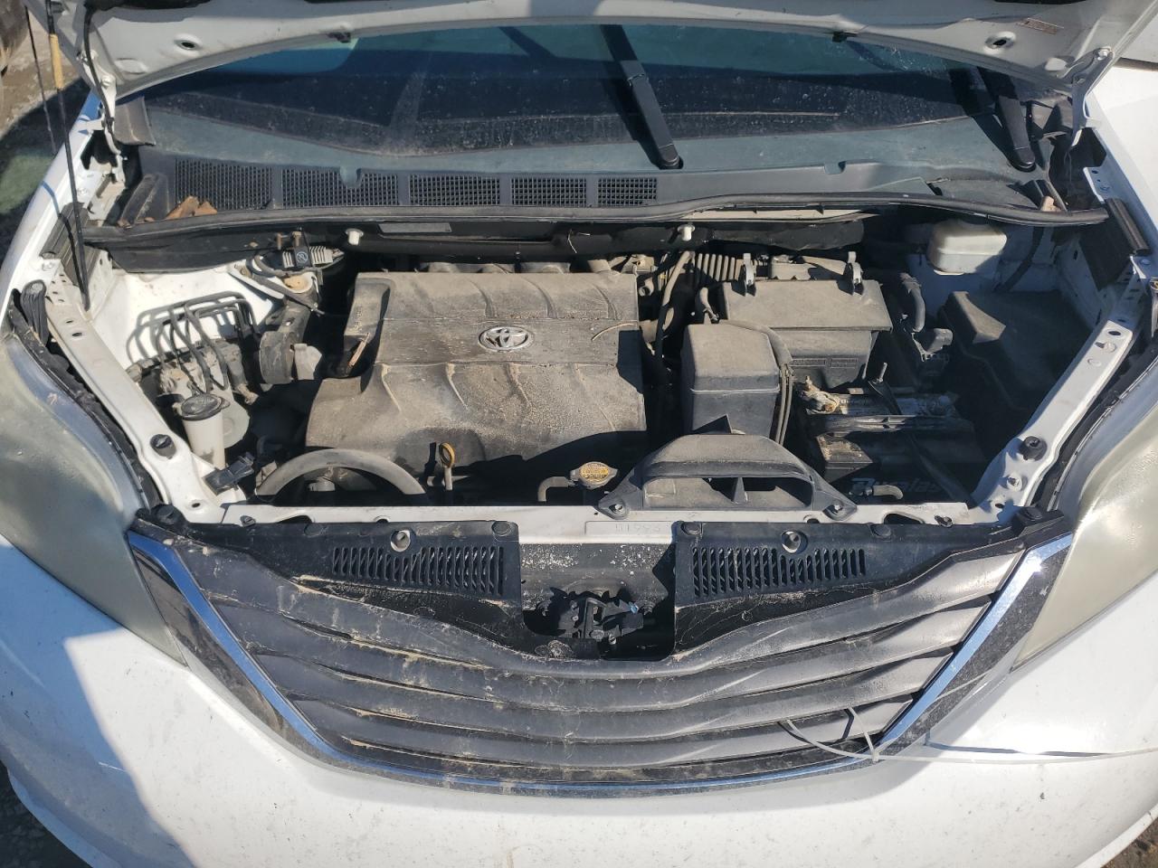 2011 Toyota Sienna VIN 5TDYK3DC1BS053194 Copart auction photo, water/flood damage thumbnail 13