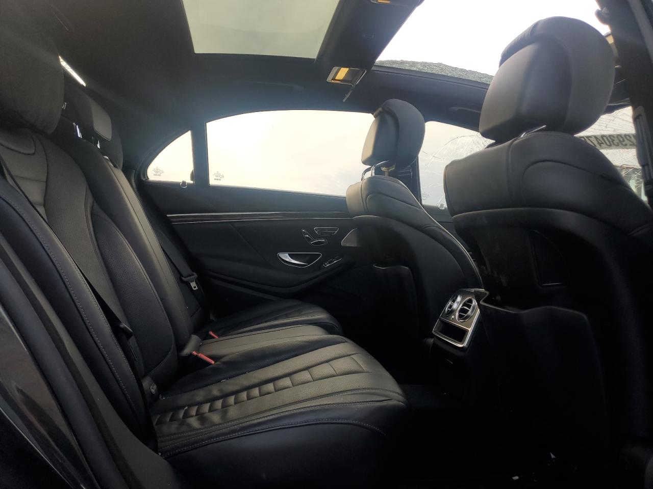 2016 Mercedes-Benz S-klasse VIN WDDUG8FB2GA233067 Copart auction photo, vandalism / all over damage thumbnail 10