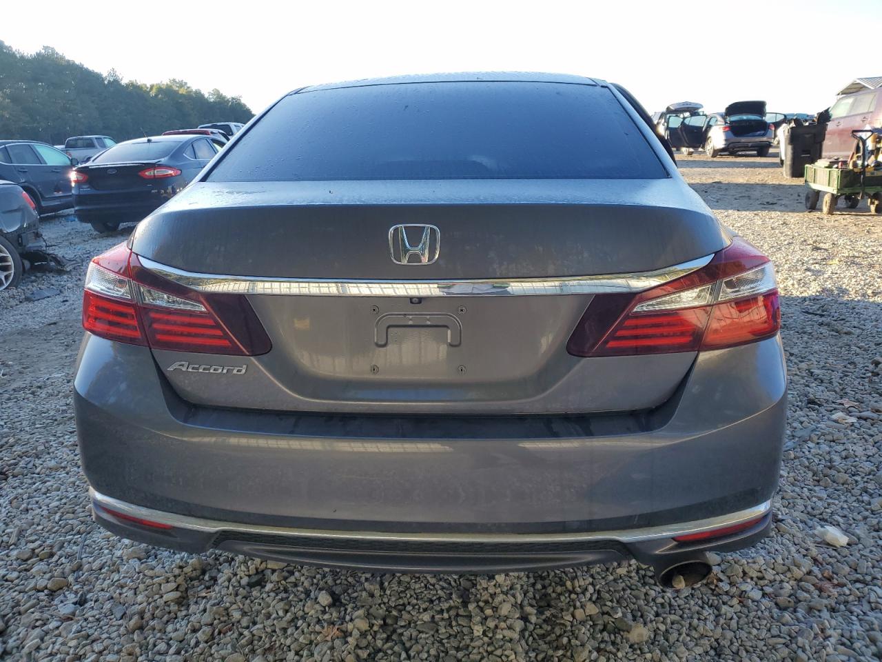 2017 Honda Accord VIN 1HGCR2F33HA040144 Copart auction photo, side / front end damage thumbnail 6