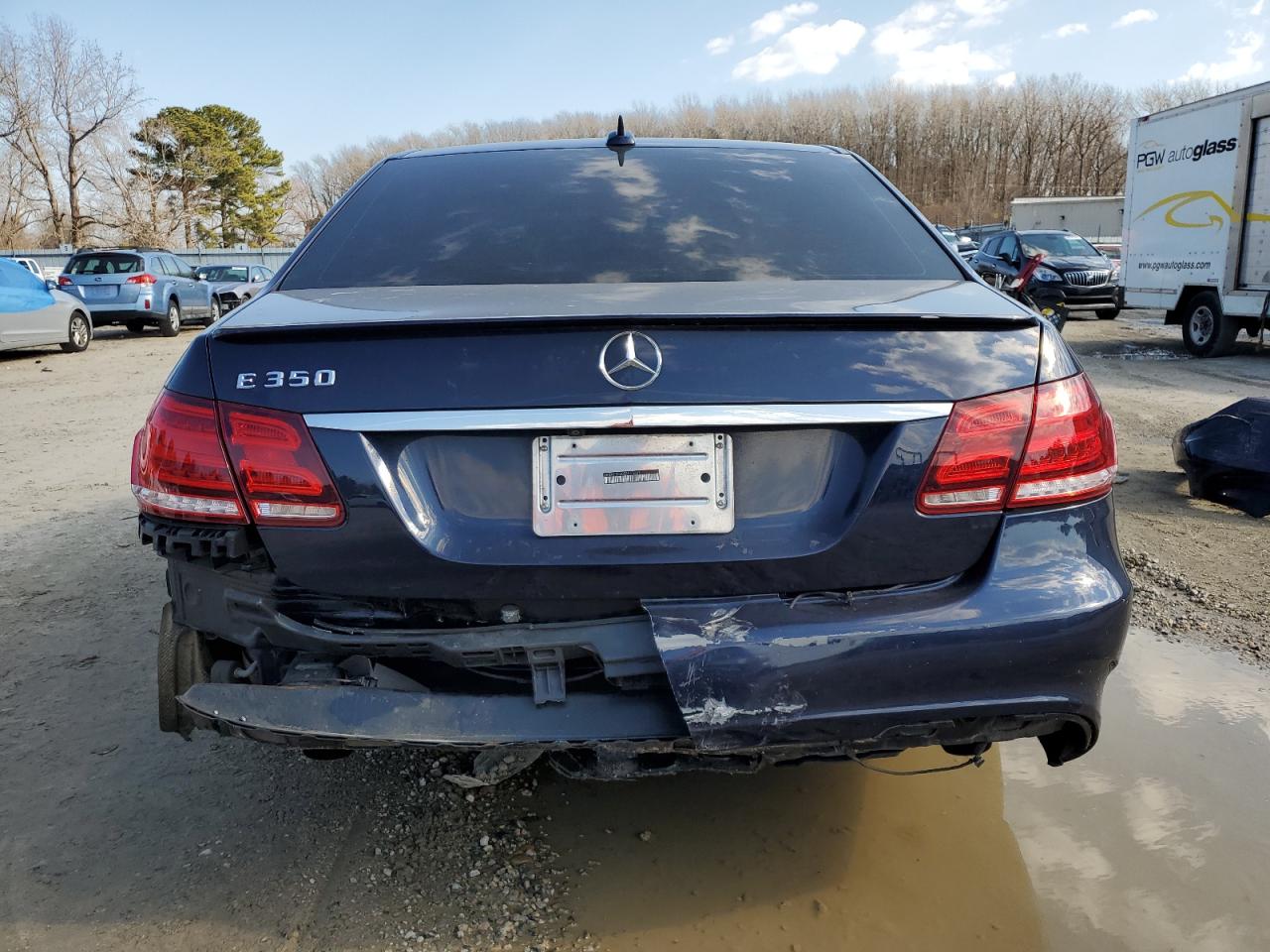 2014 Mercedes-Benz E-klasse VIN WDDHF5KB0EA905648 Copart auction photo, rear end / minor dent/scratches damage thumbnail 6