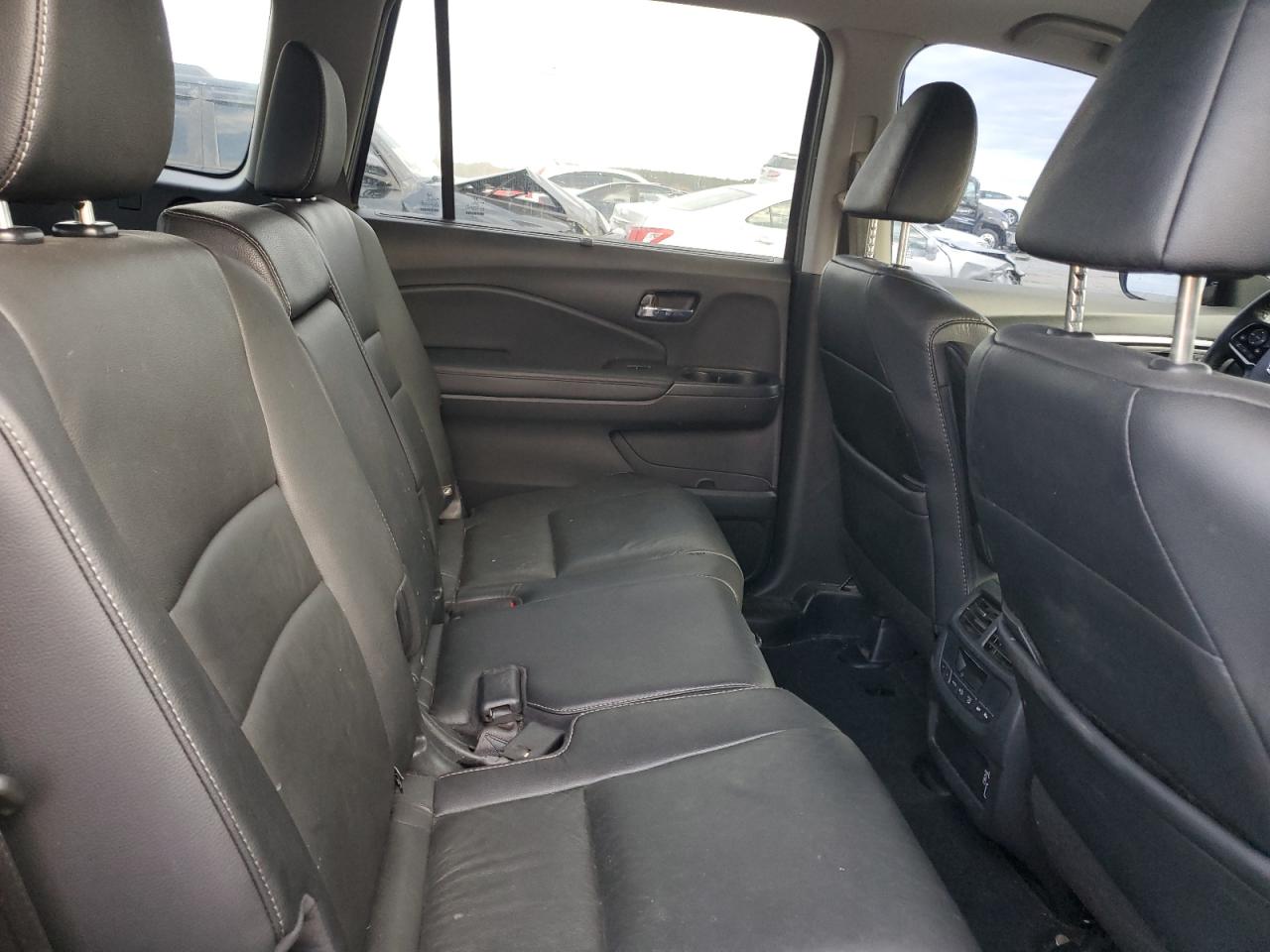 2021 Honda Pilot VIN 5FNYF5H23MB045624 Copart auction photo, side damage thumbnail 11