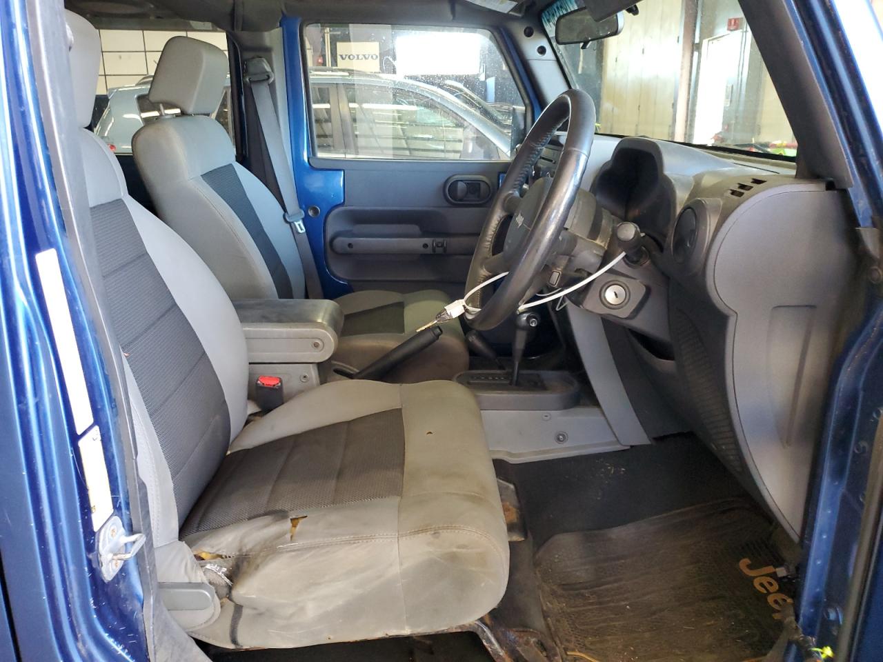 2009 Jeep Wrangler VIN 1J4GZ39159L713502 Copart auction photo, minor dent/scratches damage thumbnail 7