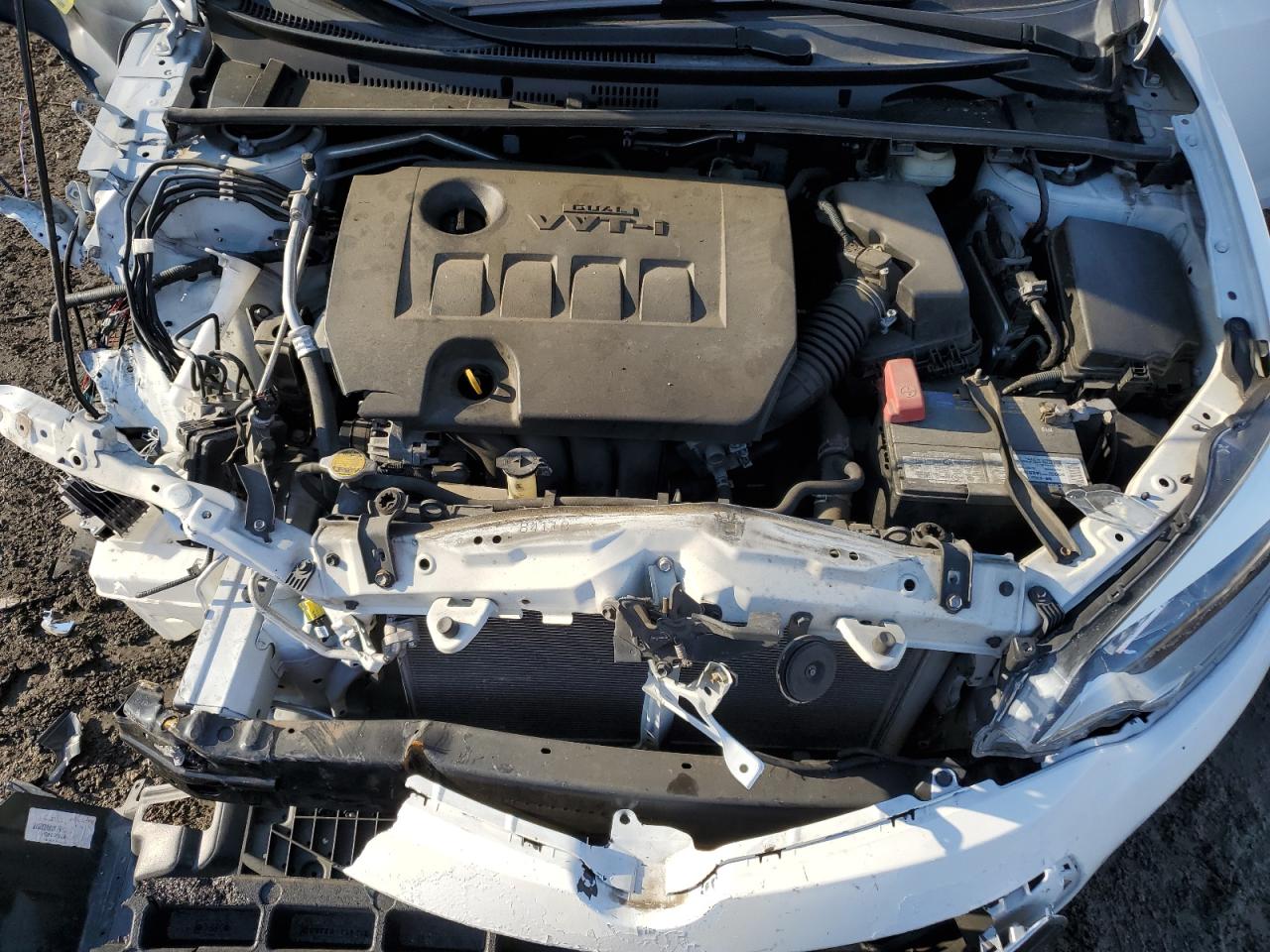 2015 Toyota Corolla VIN 2T1BURHE9FC453470 Copart auction photo, front end / side damage thumbnail 11