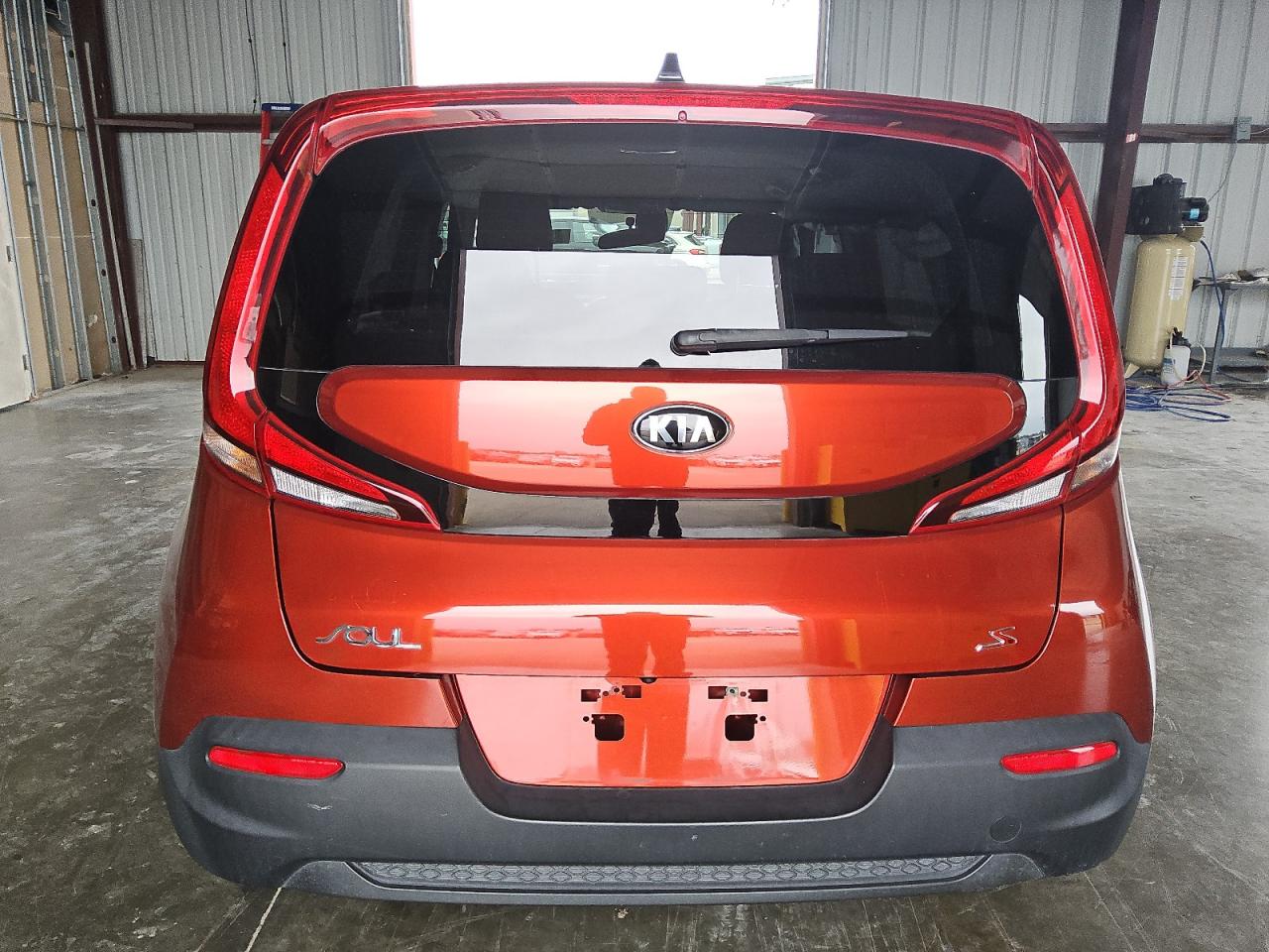 2020 KIA Soul VIN KNDJ23AU3L7118895 Copart auction photo, front end / side damage thumbnail 6