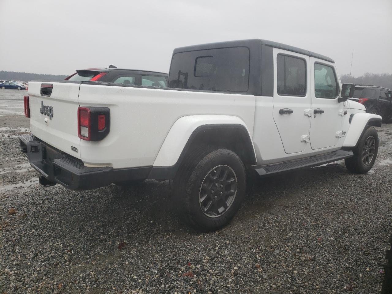 2020 Jeep Gladiator VIN 1C6HJTFG5LL182813 Copart auction photo, front end / minor dent/scratches damage thumbnail 3