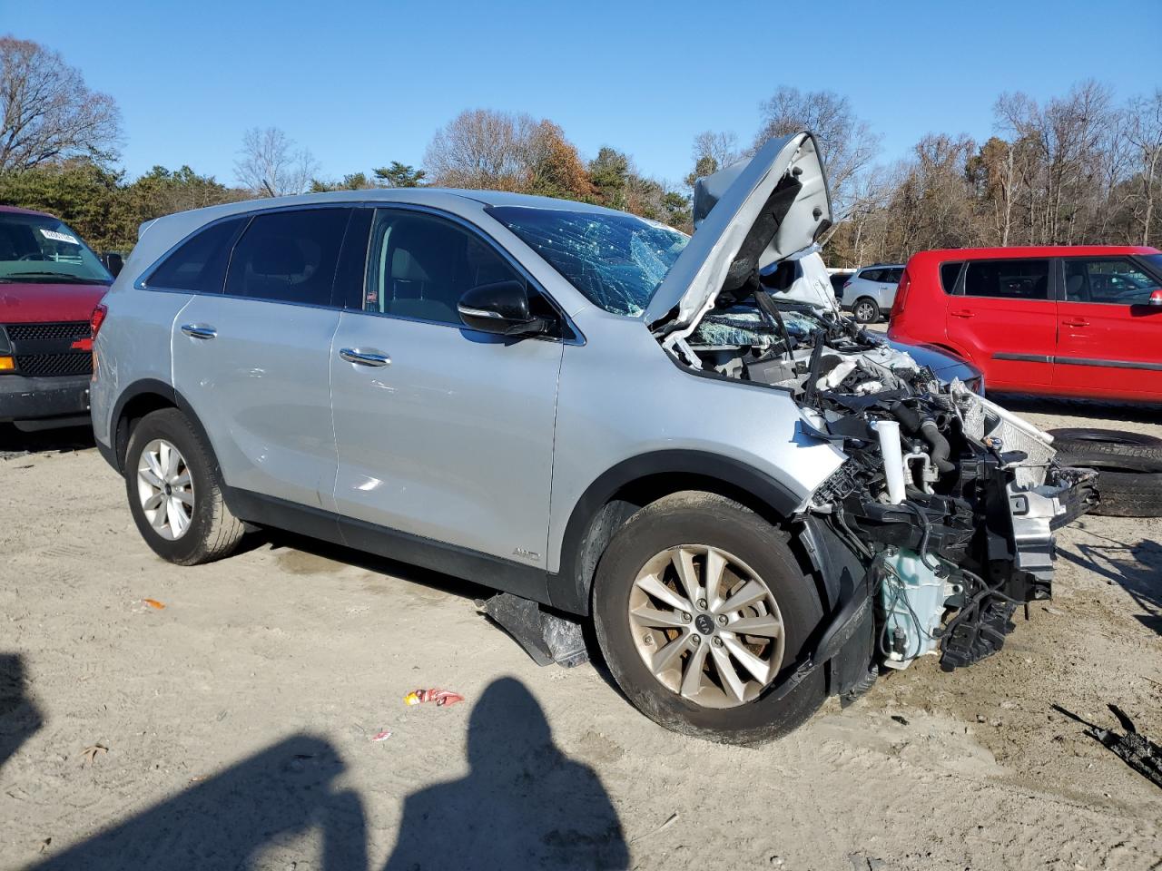2020 KIA Sorento VIN 5XYPGDA30LG709276 Copart auction photo, front end damage thumbnail 4
